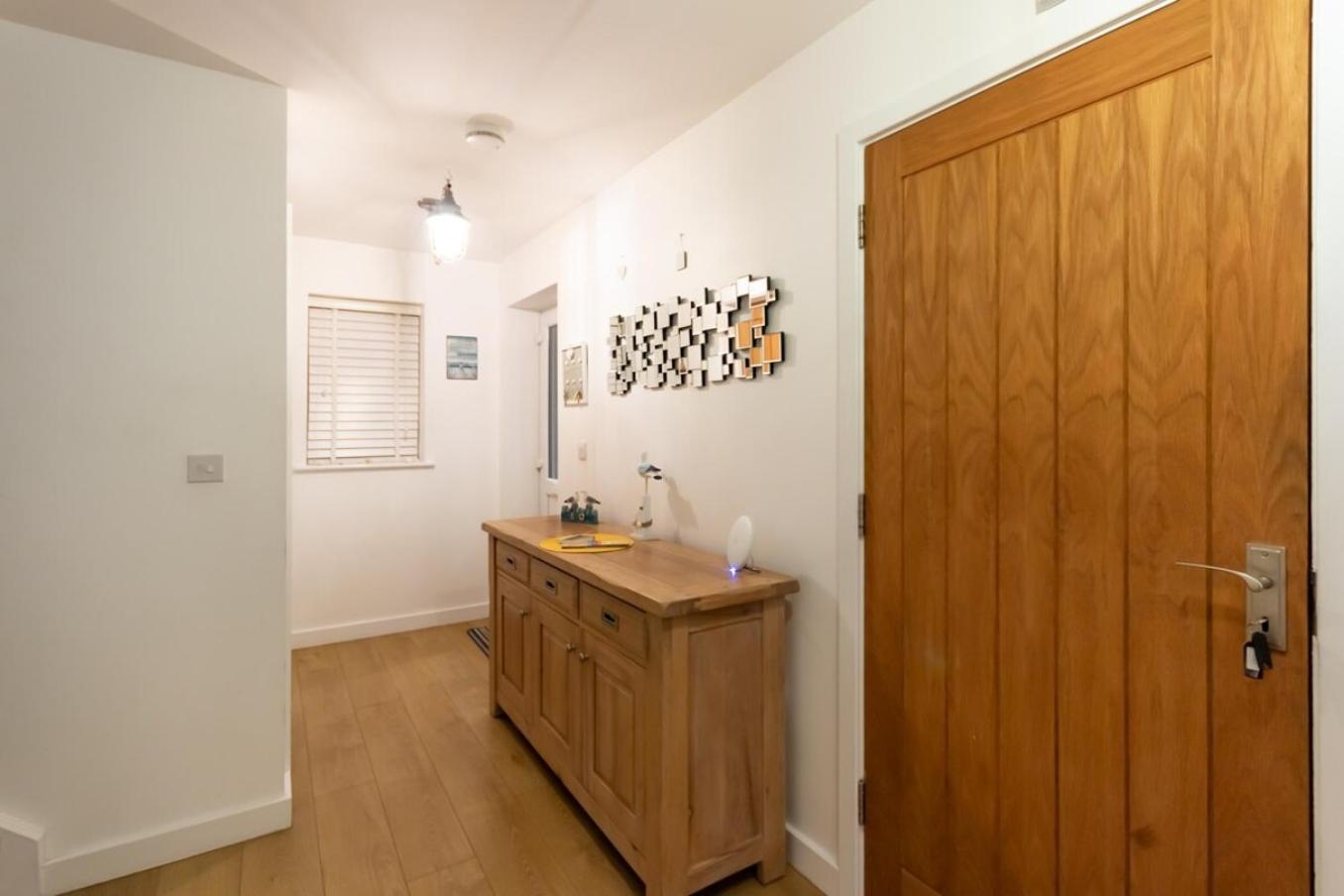 Stylish Margate Coastal Home & Parking By Adliv エクステリア 写真