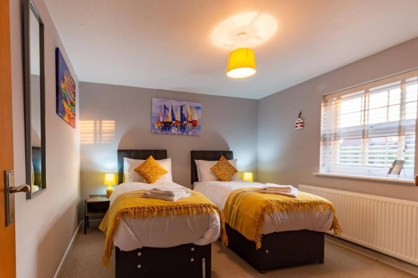Stylish Margate Coastal Home & Parking By Adliv エクステリア 写真