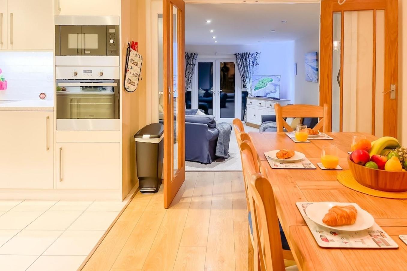 Stylish Margate Coastal Home & Parking By Adliv エクステリア 写真